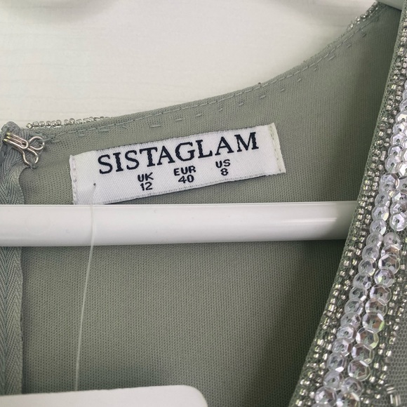 A beautiful long green dress for women in size 8 that is brand new - Picture 5 of 6